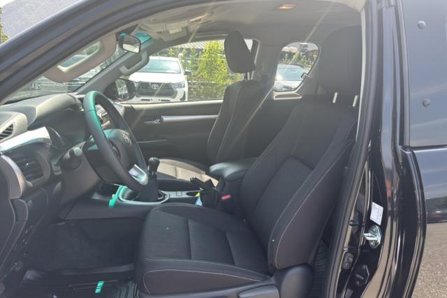 Toyota Hilux image 6