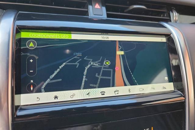 Land Rover Discovery Sport image 8