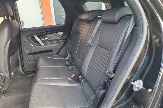 Land Rover Discovery Sport image 2