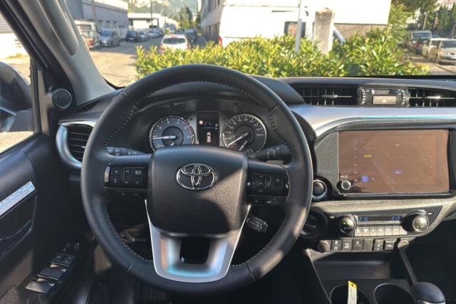 Toyota Hilux image 5