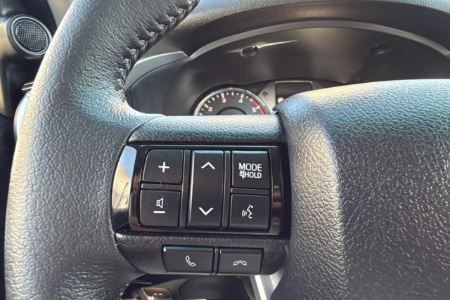 Toyota Hilux image 6