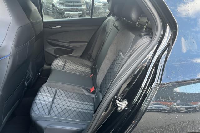 Volkswagen Golf image 9