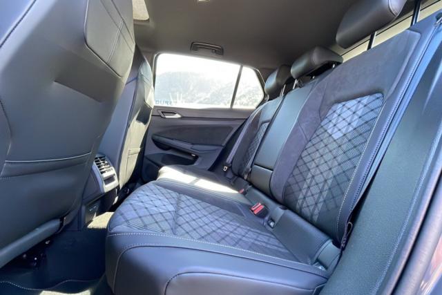 Volkswagen Golf image 9