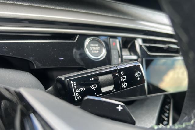 Peugeot 5008 image 1