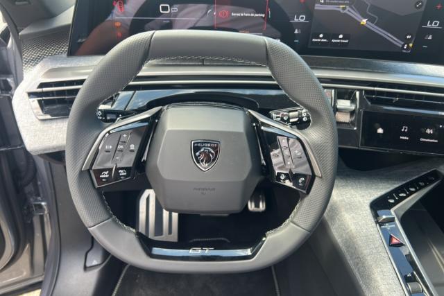 Peugeot 5008 image 1