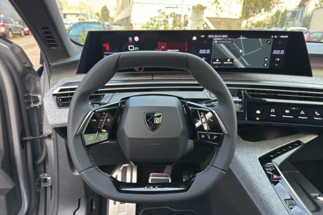 Peugeot 3008 image 1