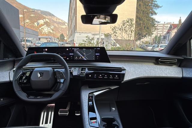 Peugeot 3008 image 2