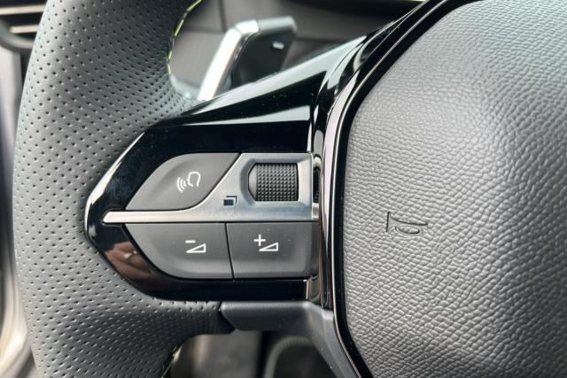 Peugeot 2008 image 2