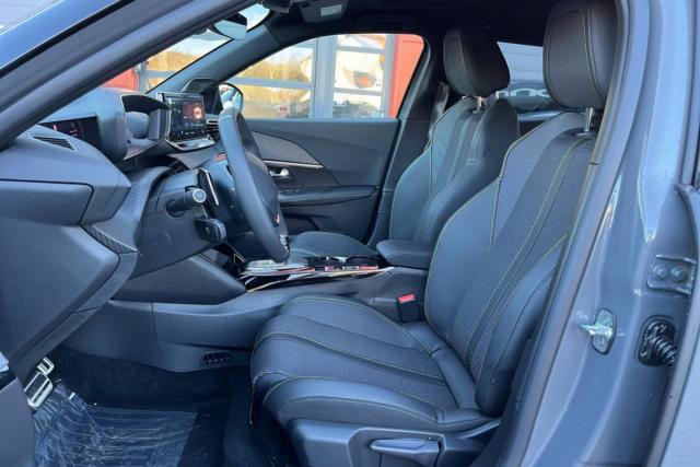 Peugeot 2008 image 2