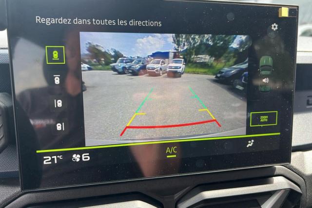 Dacia Duster image 1