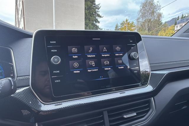 Volkswagen T-Cross image 3