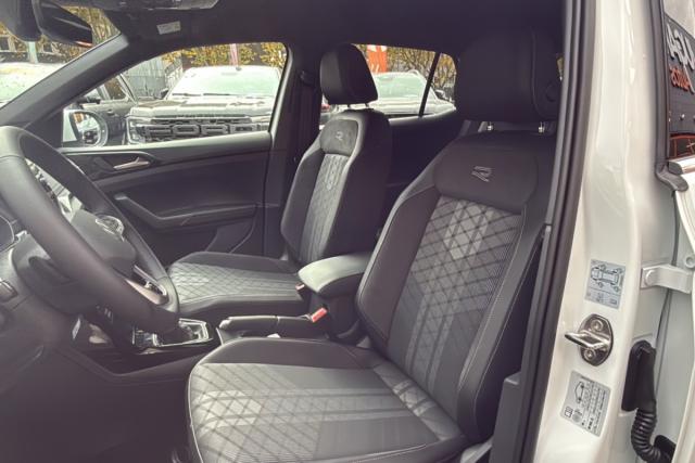 Volkswagen T-Cross image 2