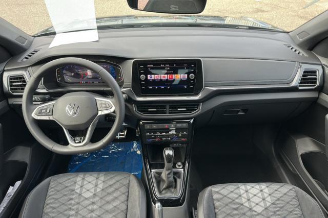 Volkswagen T-Cross image 1