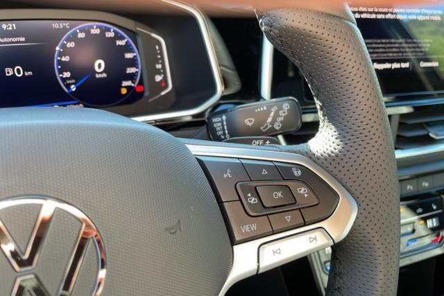 Volkswagen T-Roc image 2