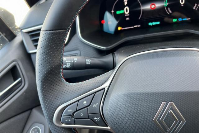 Renault Clio image 2