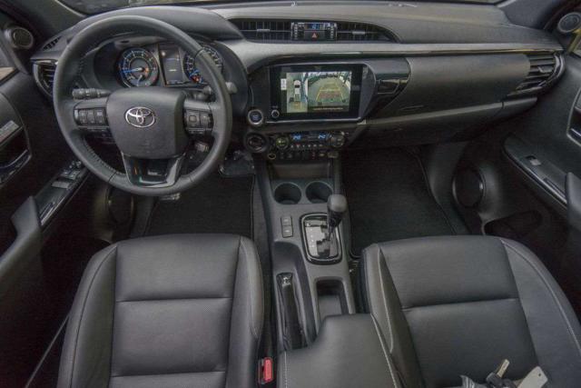 Toyota Hilux image 6