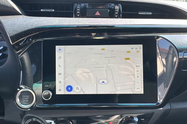 Toyota Hilux image 2