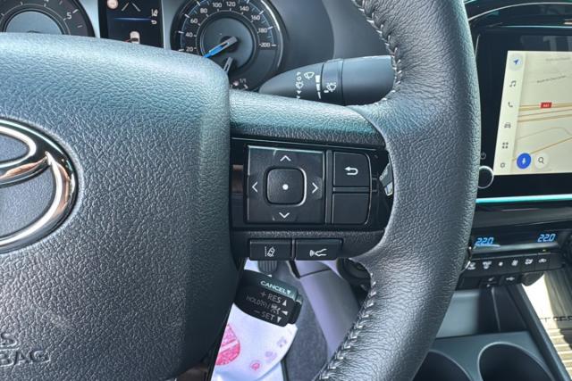 Toyota Hilux image 4