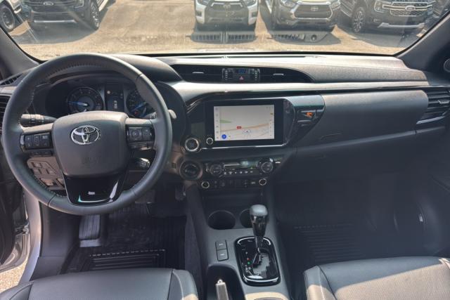 Toyota Hilux image 6