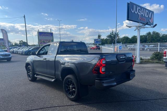 Toyota Hilux image 2