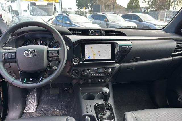 Toyota Hilux image 1