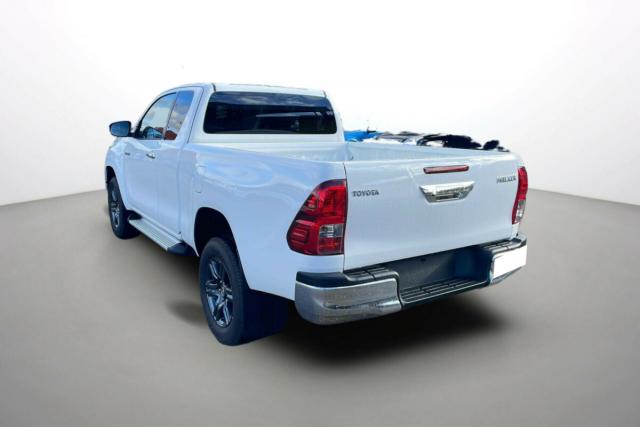 Toyota Hilux image 4