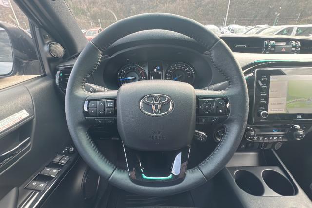 Toyota Hilux image 6