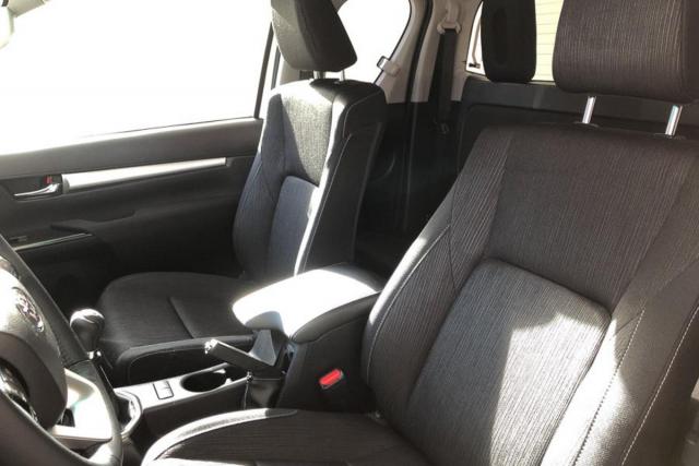 Toyota Hilux image 8