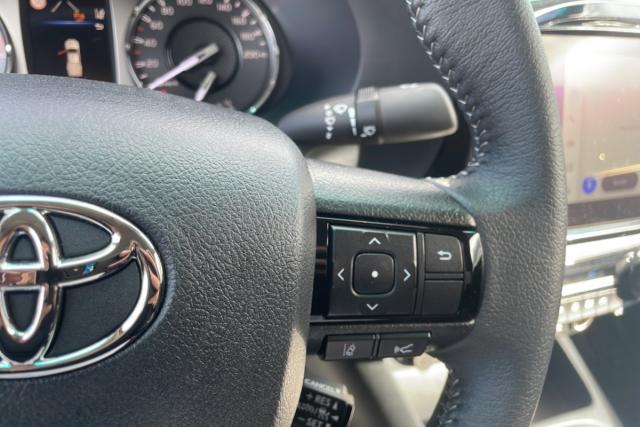 Toyota Hilux image 4