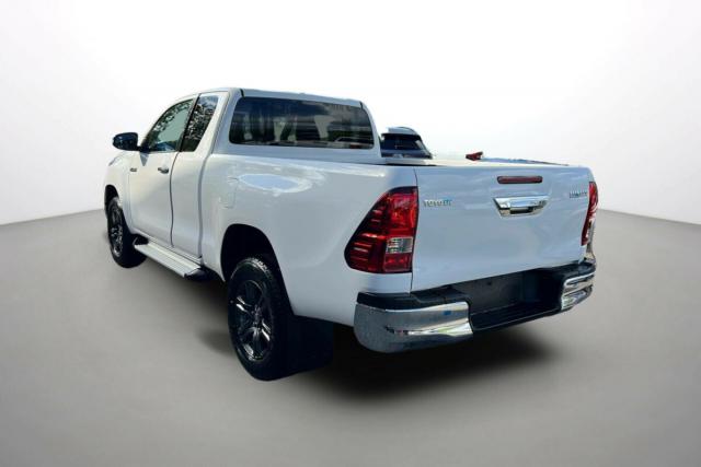 Toyota Hilux image 9