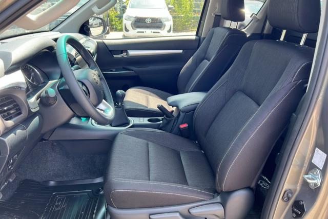 Toyota Hilux image 4