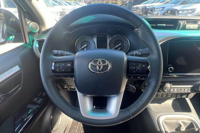 Toyota Hilux image 9