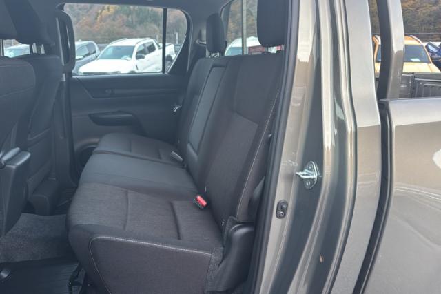 Toyota Hilux image 5