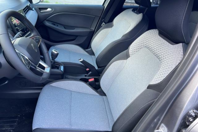 Renault Clio image 9