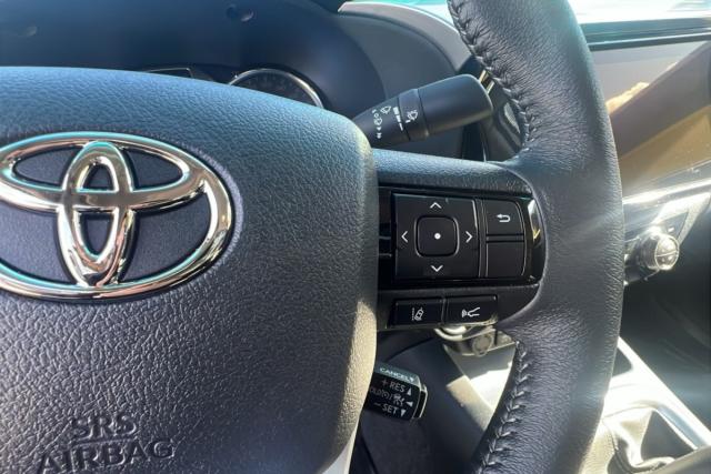 Toyota Hilux image 5