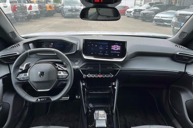 Peugeot 2008 image 2