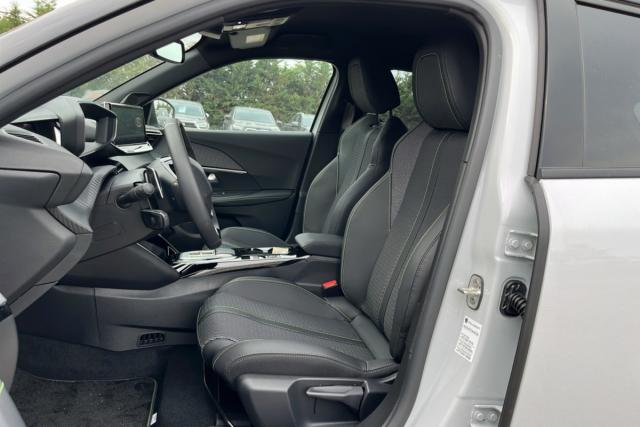 Peugeot 2008 image 3