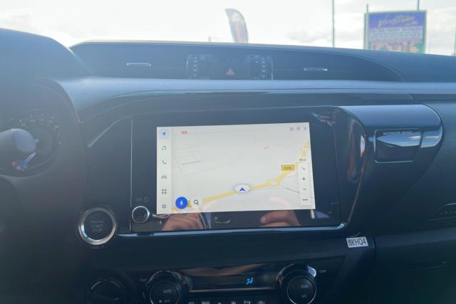 Toyota Hilux image 2