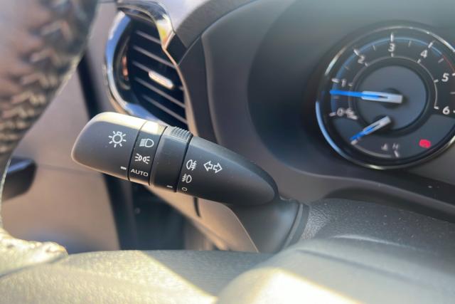 Toyota Hilux image 8