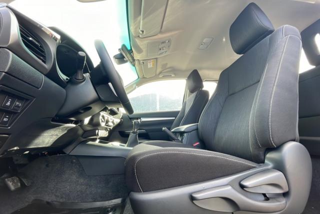 Toyota Hilux image 6