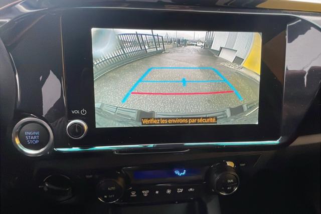 Toyota Hilux image 9