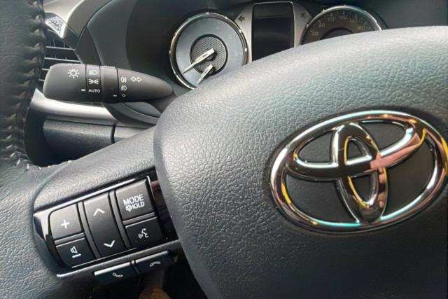 Toyota Hilux image 8