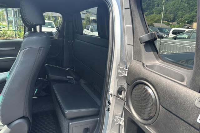 Toyota Hilux image 9