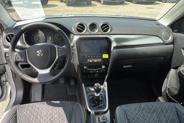 Suzuki Vitara image 5