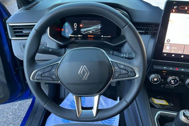 Renault Clio image 2