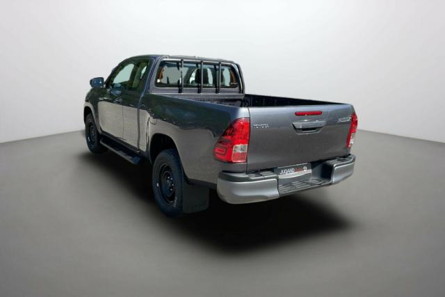 Toyota Hilux image 1