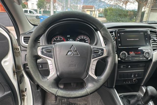 Mitsubishi L200 image 1