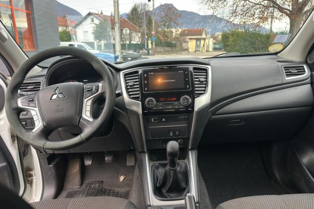 Mitsubishi L200 image 8