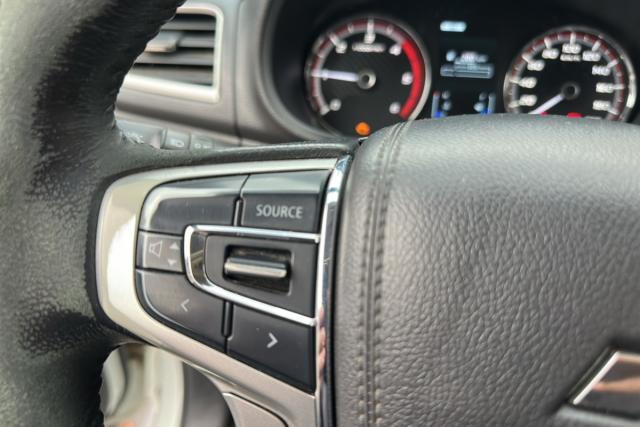 Mitsubishi L200 image 2