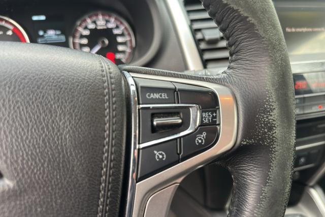 Mitsubishi L200 image 9